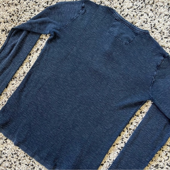 John Varvatos Waffle Henley Navy Blue Distressed Faded Long Sleeve Men’s Large - Picture 13 of 15